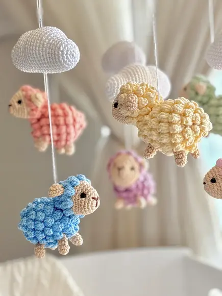 Mobile Ovelhinha Amigurumi