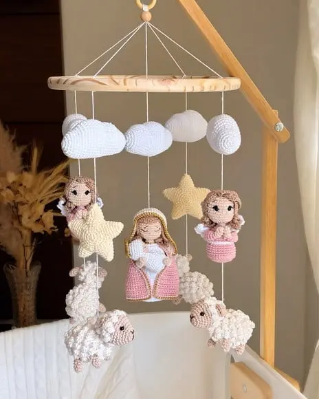Mobile para Berço Santinha em Crochê Amigurumi