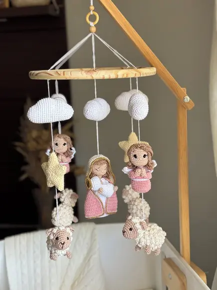 Mobile para Berço Santinha em Crochê Amigurumi
