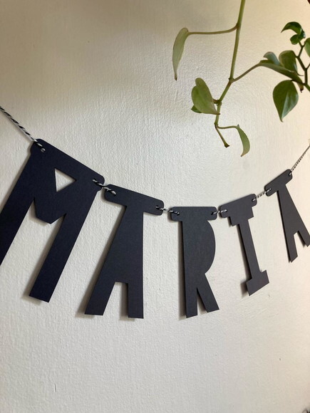 Bandeirola Varal de Letras Recortadas 12 Letras