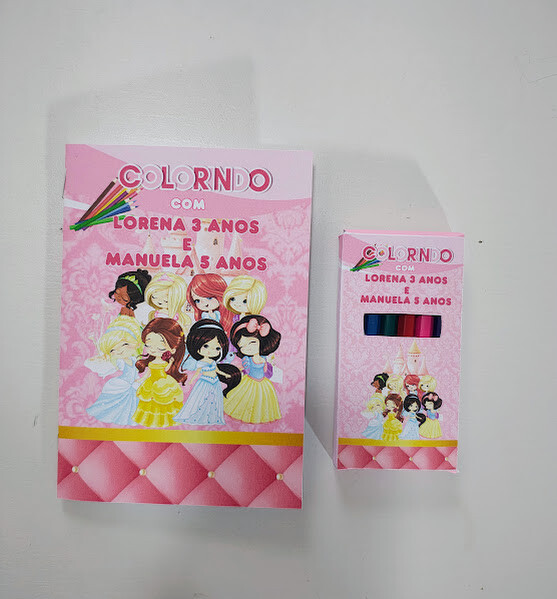 Livrinho de Colorir com Mini Lápis de Cor Princesas - 20x14cm -