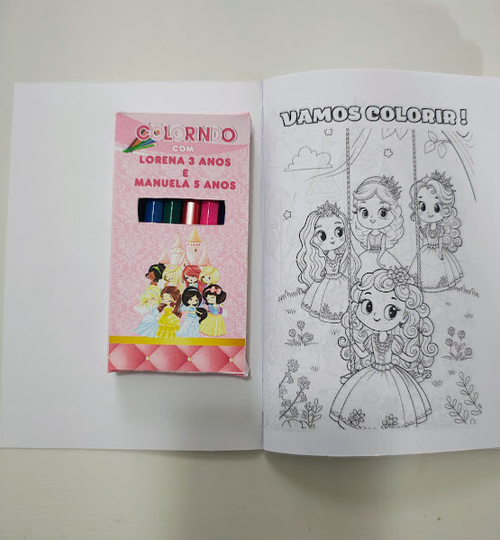Livrinho de Colorir com Mini Lápis de Cor Princesas - 20x14cm -
