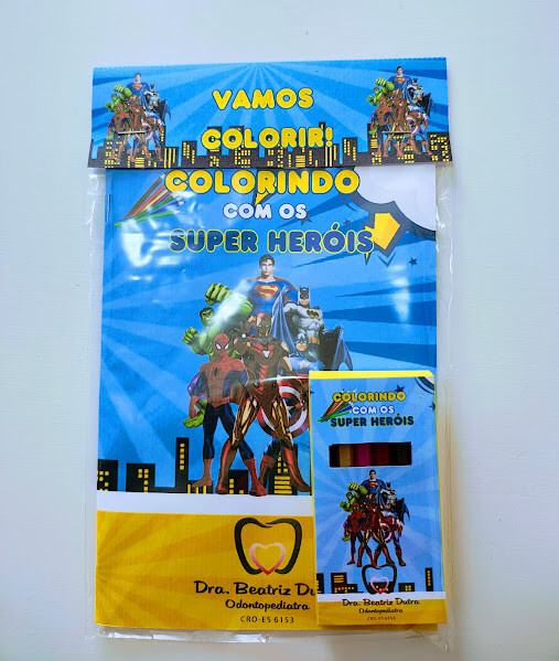 Livrinho de Colorir com Mini Lápis de Cor - Super Heróis - 20x1