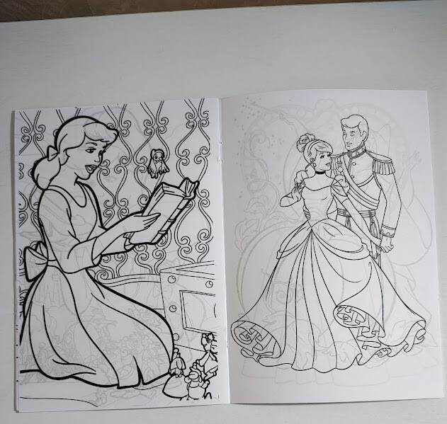 Livrinho de Colorir com Mini Lápis de Cor - Cinderela - 20x14cm 
