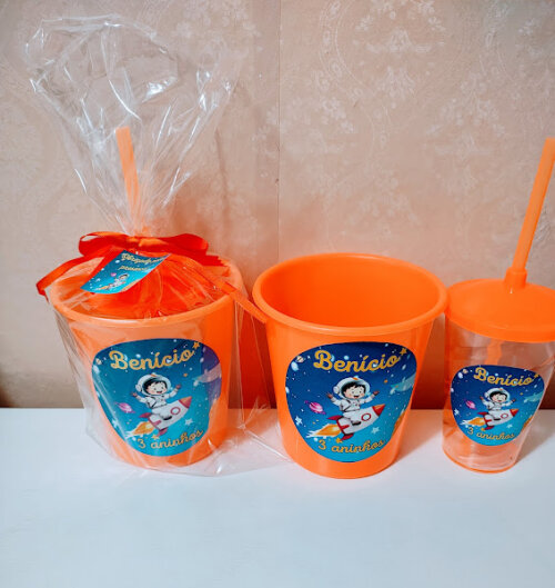 Kit Cinema - Balde de Pipoca com copo Twister personalizado - Astronauta- Todos os Temas