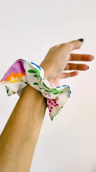 Scrunchie Floral Coleção Florescer
