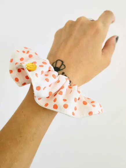 Scrunchie Poa Laranja Coleção Florescer