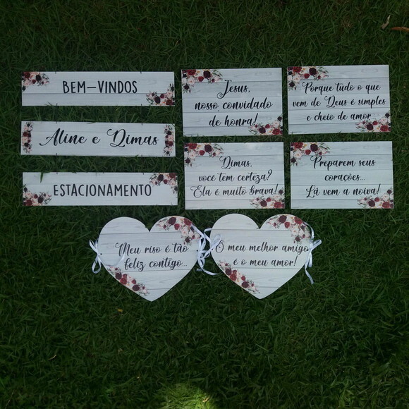 3 indicativas + 4 de pajem + 2 cadeiras coração SUA FRASE