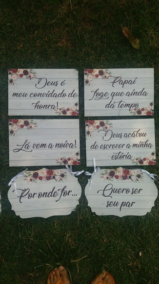 4 Placas Pajem + 2 Placa Das Cadeiras Em Mdf Com Sua Frase