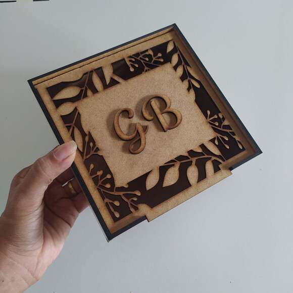 Caixa Convite em mdf com Tampa Recortada 15x15cm