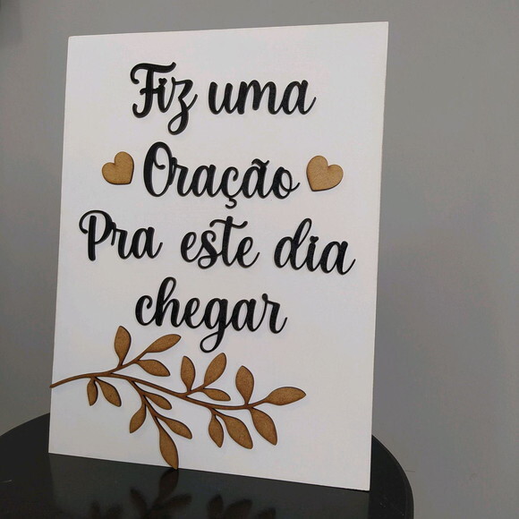 Placa Fiz uma Oração em Alto relevo