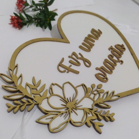 Placa Cadeira Dos Noivos Coração Floral Alto Relevo