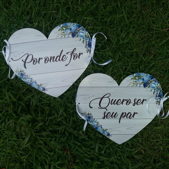 Placa cadeira dos noivos em MDF - coração COM SUA FRASE