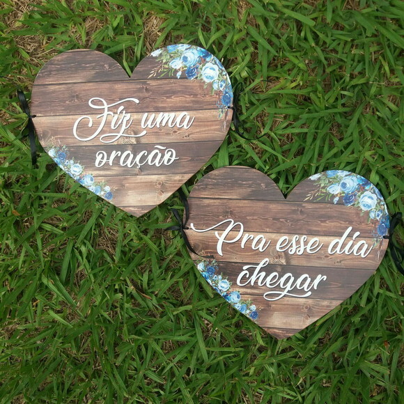 Placa cadeira dos noivos em MDF - coração COM SUA FRASE