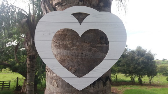 Placa de casamento para daminha - Coração vazado