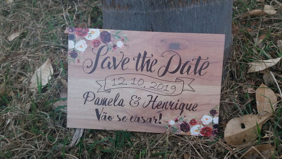 Plaquinha SAVE THE DATE em MDF