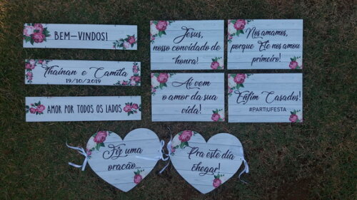 3 placas indicativas + 4 de pajem + 2 das cadeiras coração