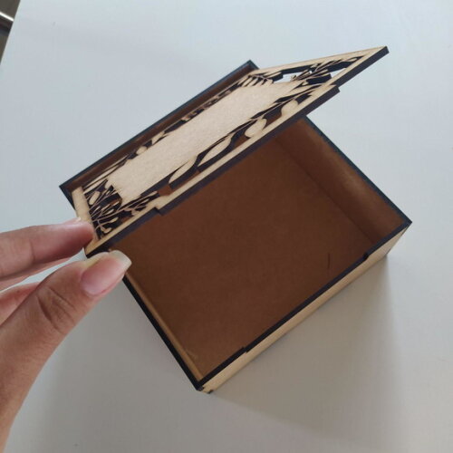 Caixa Convite em mdf com Tampa Recortada 15x15cm
