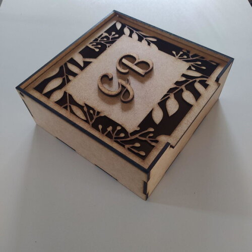 Caixa Convite em mdf com Tampa Recortada 15x15cm