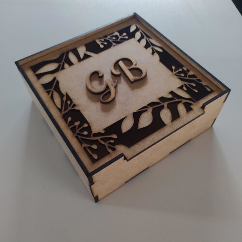 Caixa Convite em mdf com Tampa Recortada 15x15cm