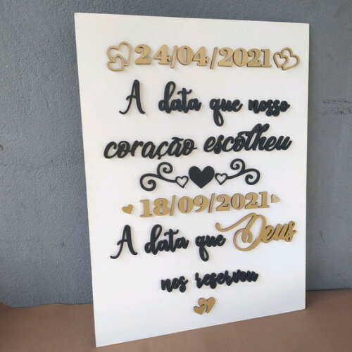 Placa "Data que Deus reservou" em Alto relevo