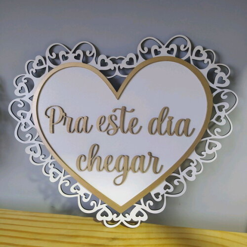 Placa cadeira dos noivos coração arabesco