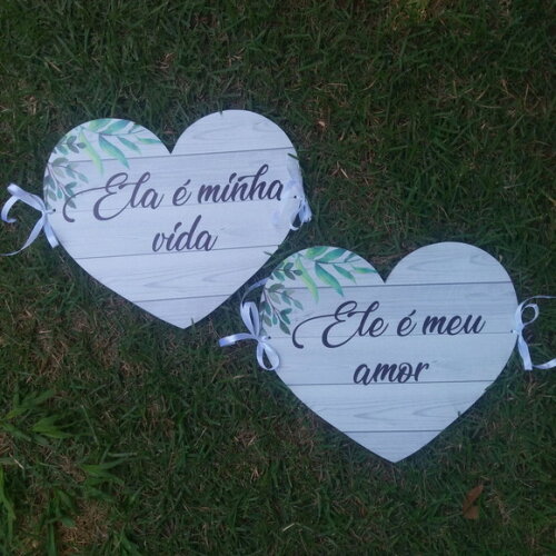 Placa cadeira dos noivos em MDF - coração COM SUA FRASE