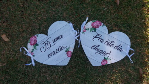 Placa cadeira dos noivos em MDF - coração COM SUA FRASE