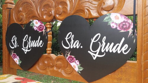 Placa cadeira dos noivos em MDF - Coração COM SUA FRASE