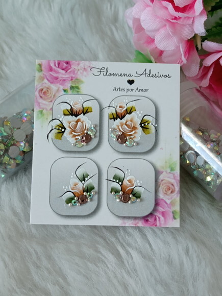Adesivo de Luxo, Unhas