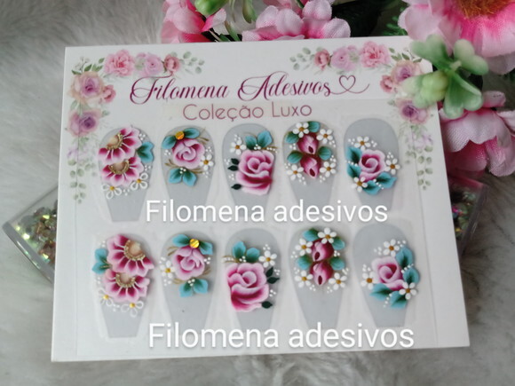 Adesivos de Luxo, Unhas