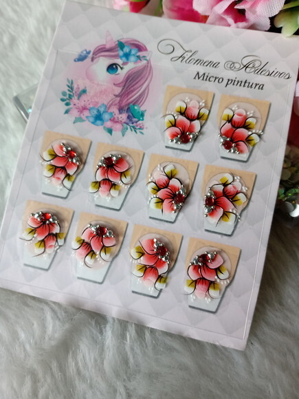 Adesivos de Luxo, Unhas