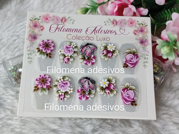Adesivos de Luxo, Unhas