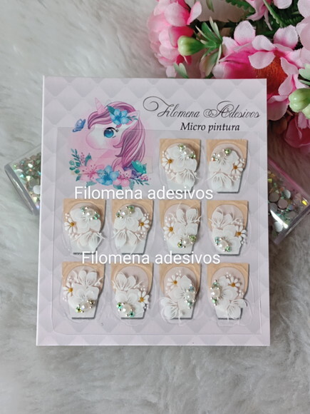Adesivos de Luxo, Unhas