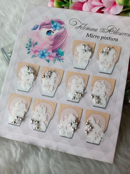Adesivos de Luxo, Unhas