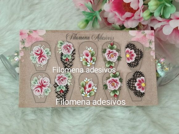 Adesivos de Luxo, Unhas