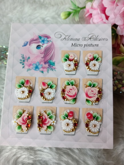 Adesivos de Luxo, Unhas