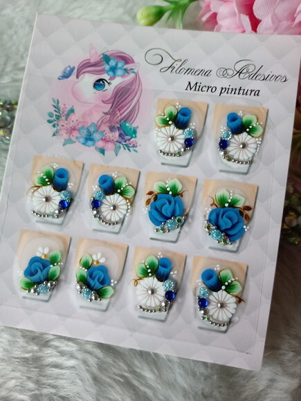 Adesivos de Luxo, Unhas