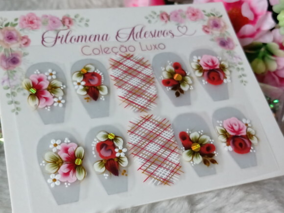 Adesivos de Luxo, Unhas