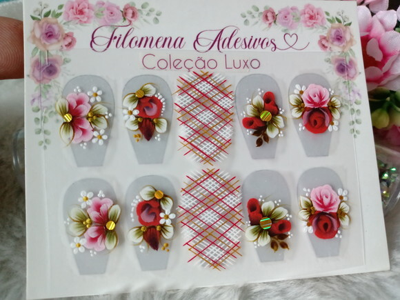 Adesivos de Luxo, Unhas