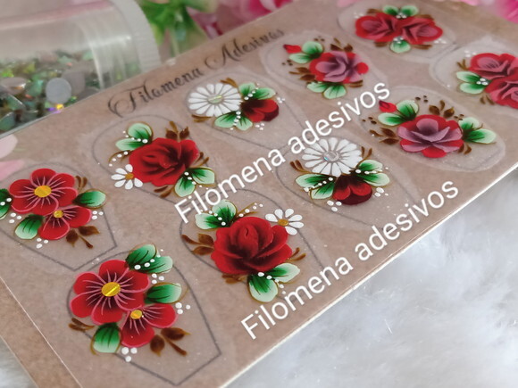 Adesivos de Luxo, Unhas