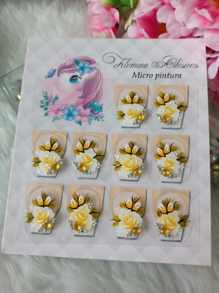 Adesivos de Luxo, Unhas