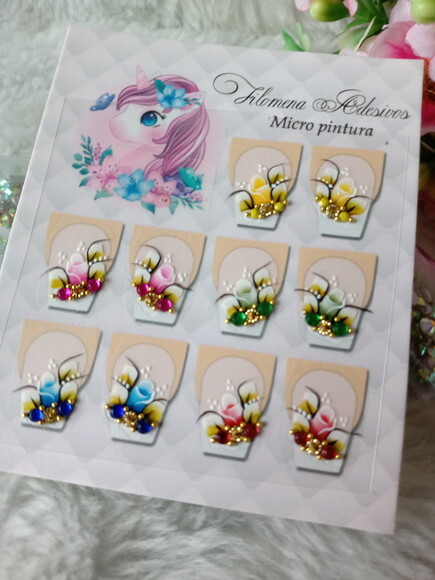 Adesivos de Luxo, Unhas