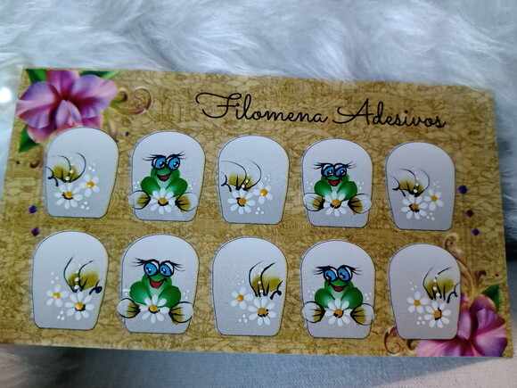 Adesivos para unhas P e M .