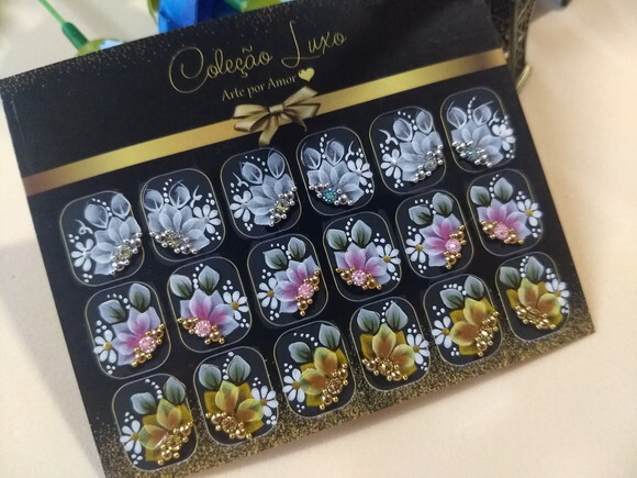 Linha Super Luxo, Unhas