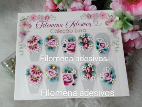 Adesivos de Luxo, Unhas