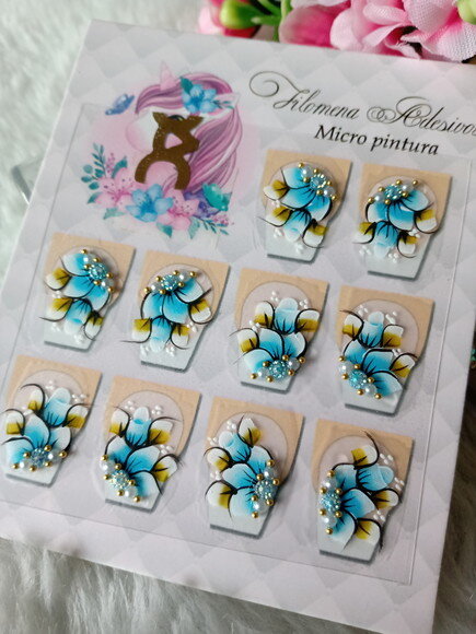 Adesivos de Luxo, Unhas