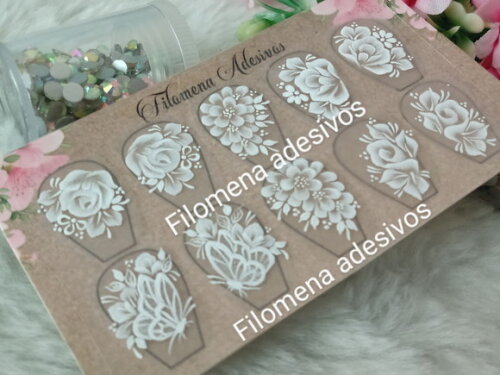 Adesivos de Luxo, Unhas