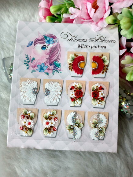 Adesivos de Luxo, Unhas