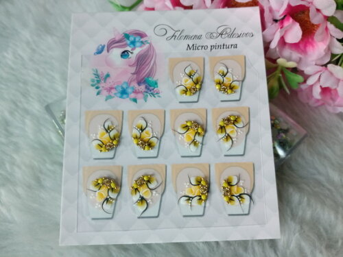 Adesivos de Luxo, Unhas